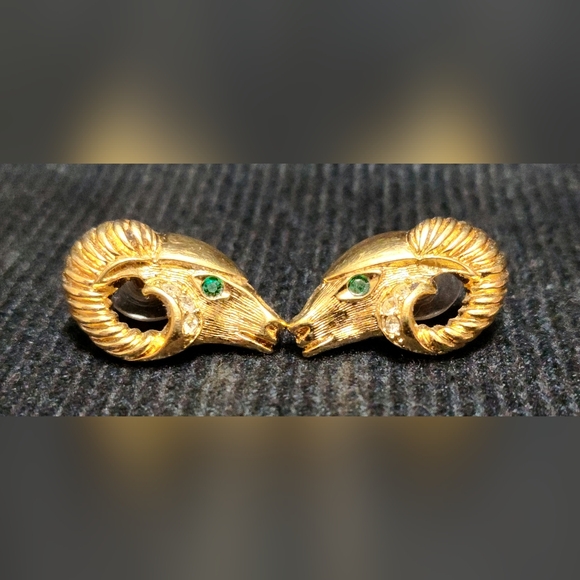 KENNETH J LANE For AVON Golden Ram's Head Earrings - Vintage - Picture 5 of 7
